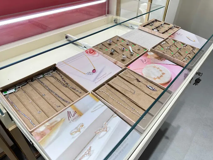 Mia by Tanishq - Velachery